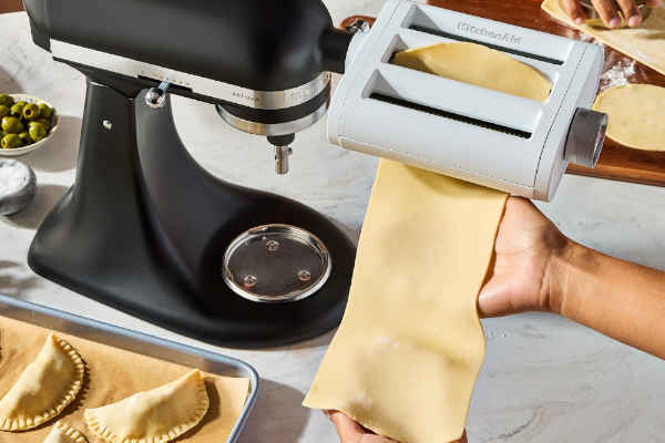 Wałkowarka z wykrojnikami do mikera KitchenAid 3w1 5KSM3PPA z tworzywa